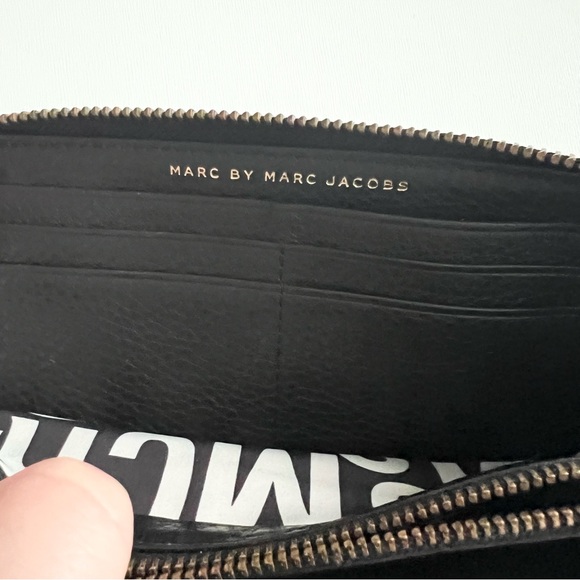 MARC by Marc Jacobs Black Leather Black Wallet - Picture 7 of 12